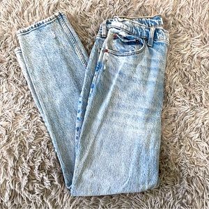 ABERCROMBIE CURVE LOVE ULTRA HIGH RISE 90’s STRAIGHT JEANS